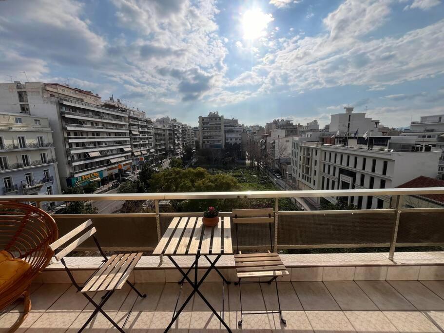 Maria'S Sunlit Apartment Пирей Экстерьер фото