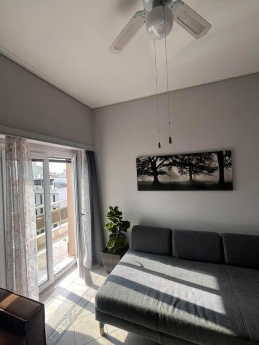 Maria'S Sunlit Apartment Пирей Экстерьер фото